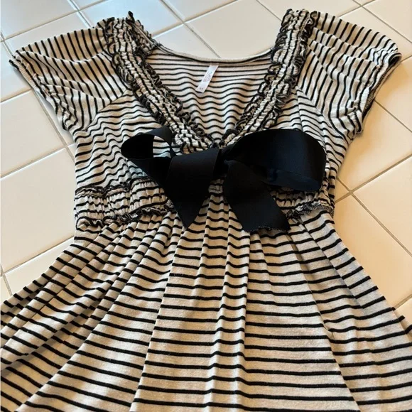 Women’s striped short sleeve top size medium blouse shirt summer feminine casual - Picture 8 of 10